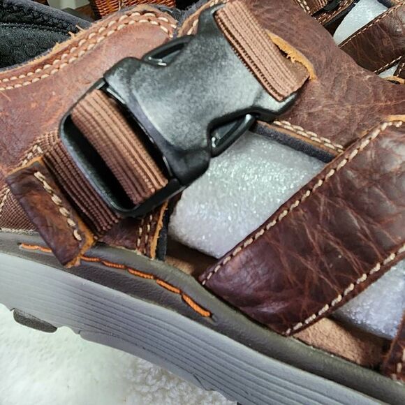 Clark\'s Unstructured Men\'s Brown Leather Un Trek Cove Sandals Size 12 main image 12